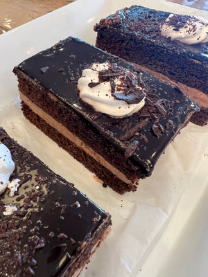 CHOCOLATE MOUSSE CAKE BAR
