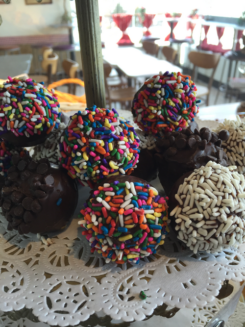 CAKE BALLS